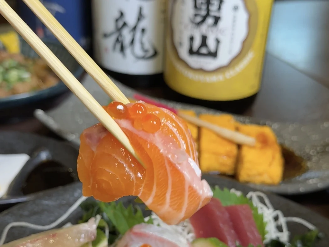 友人との飲み会で楽しめる日本酒と実際の刺身料理